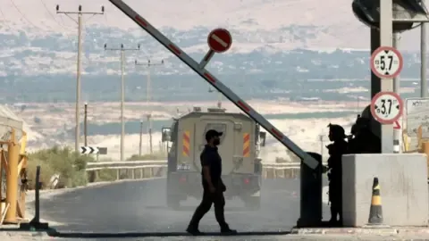 A Pair of Victims Gunned Down in Incident Near Jordan-West Bank Passage, IDF Reports